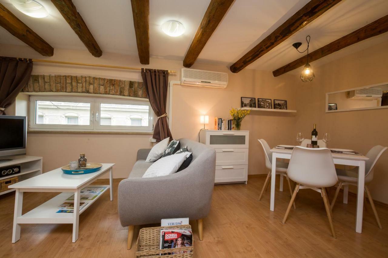 Studio Apartments Malu Пула Экстерьер фото